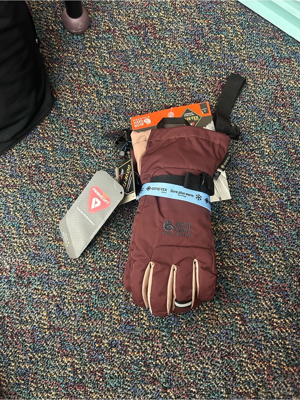 Mountain Hardwear Women's Maroon and Beige Gore-Tex Ski Mittens